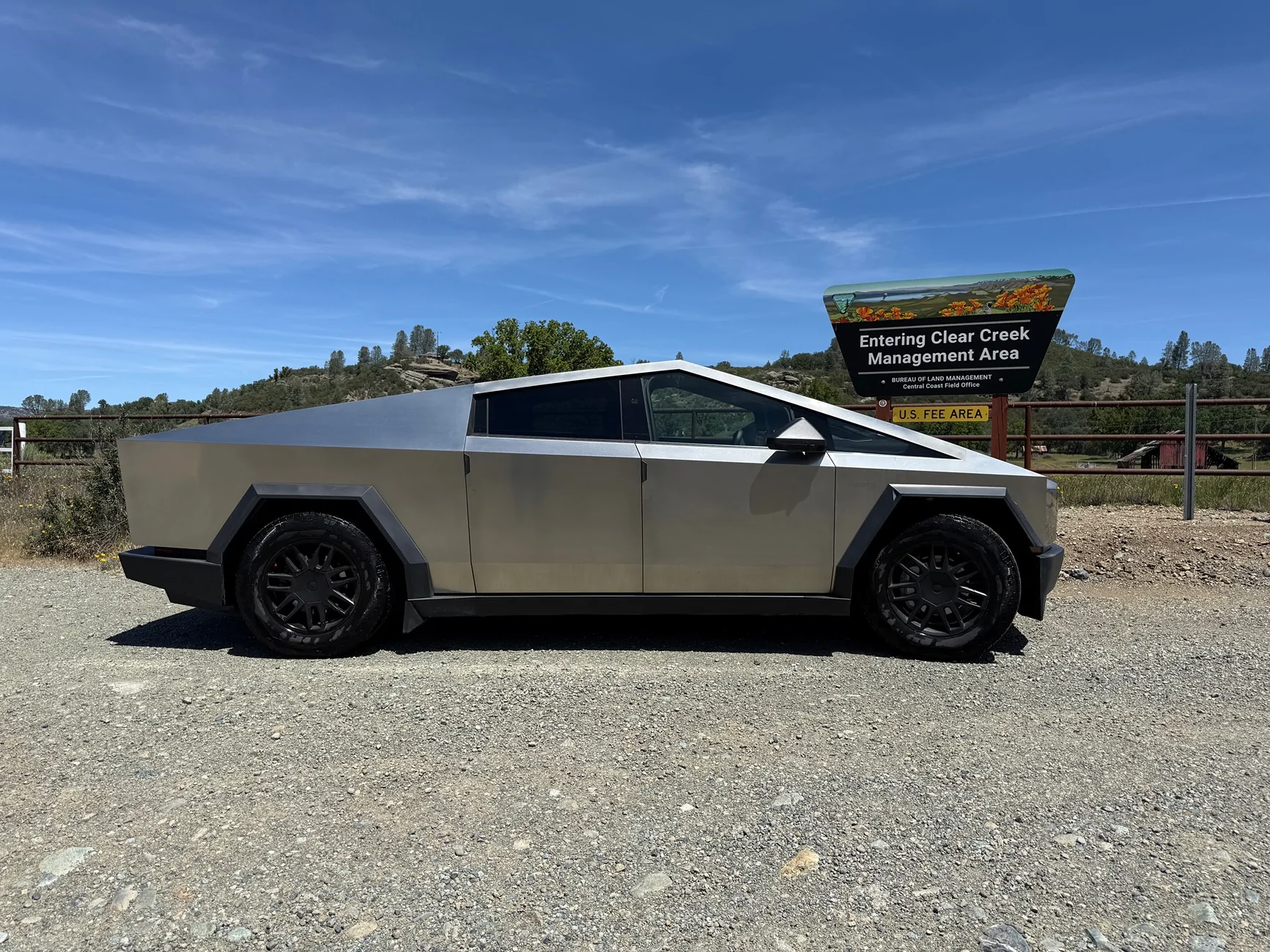 Tesla Cybertruck Daily random Cybertruck photos thread - Post Yours! 📸 🤳 IMG_0948