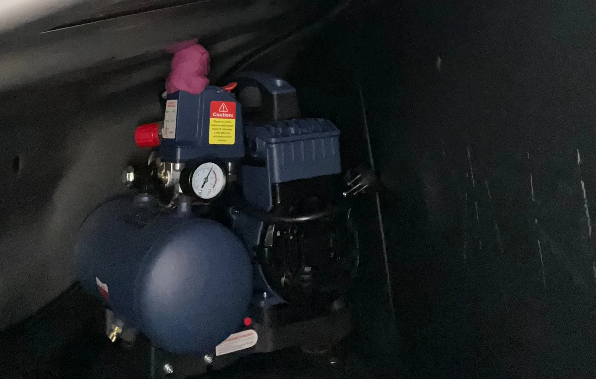 Tesla Cybertruck Air compressor setup 1777083132164-yf