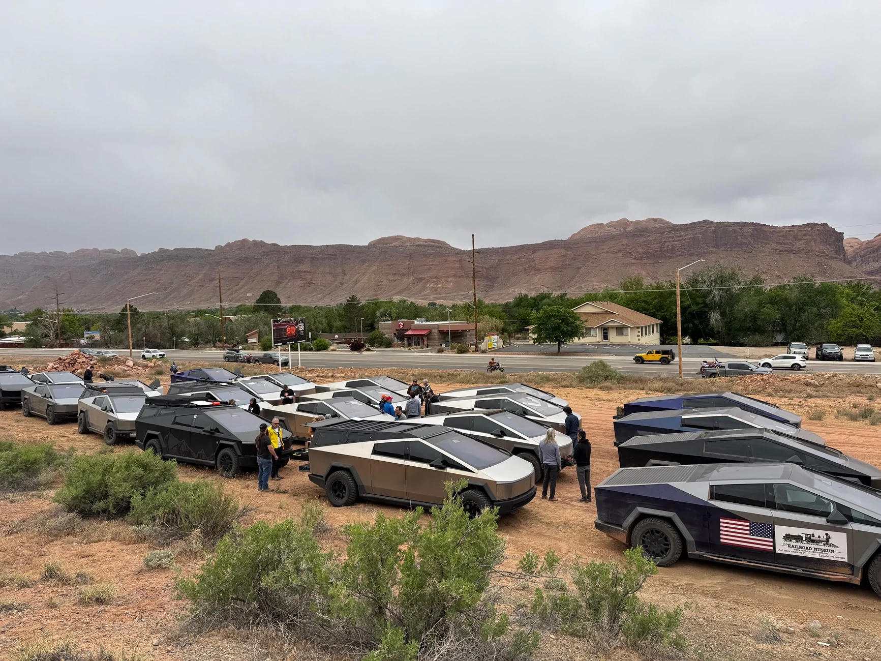 Tesla Cybertruck Urander x DECKED in Moab with CyberTrex Events IMG_6590