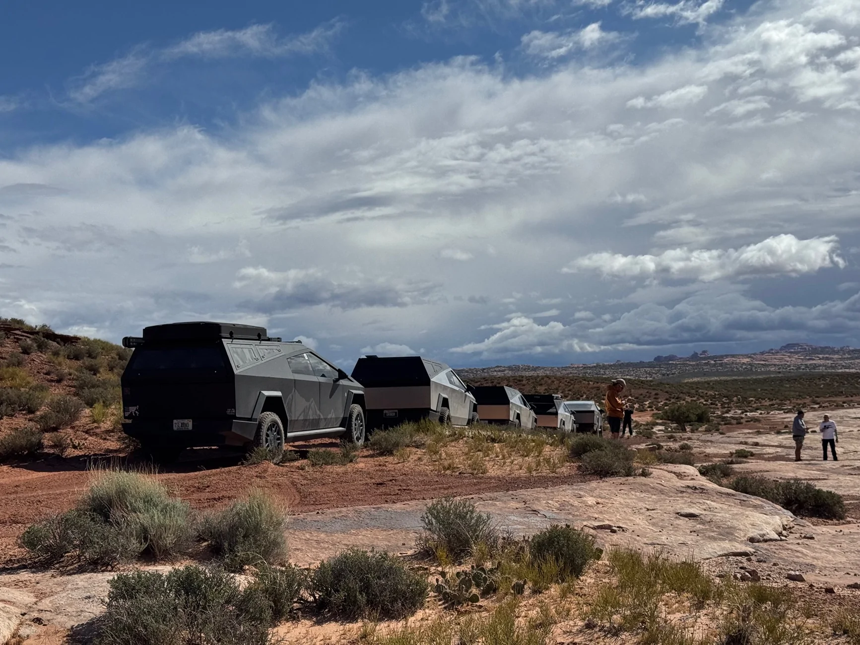 Tesla Cybertruck Urander x DECKED in Moab with CyberTrex Events IMG_6625