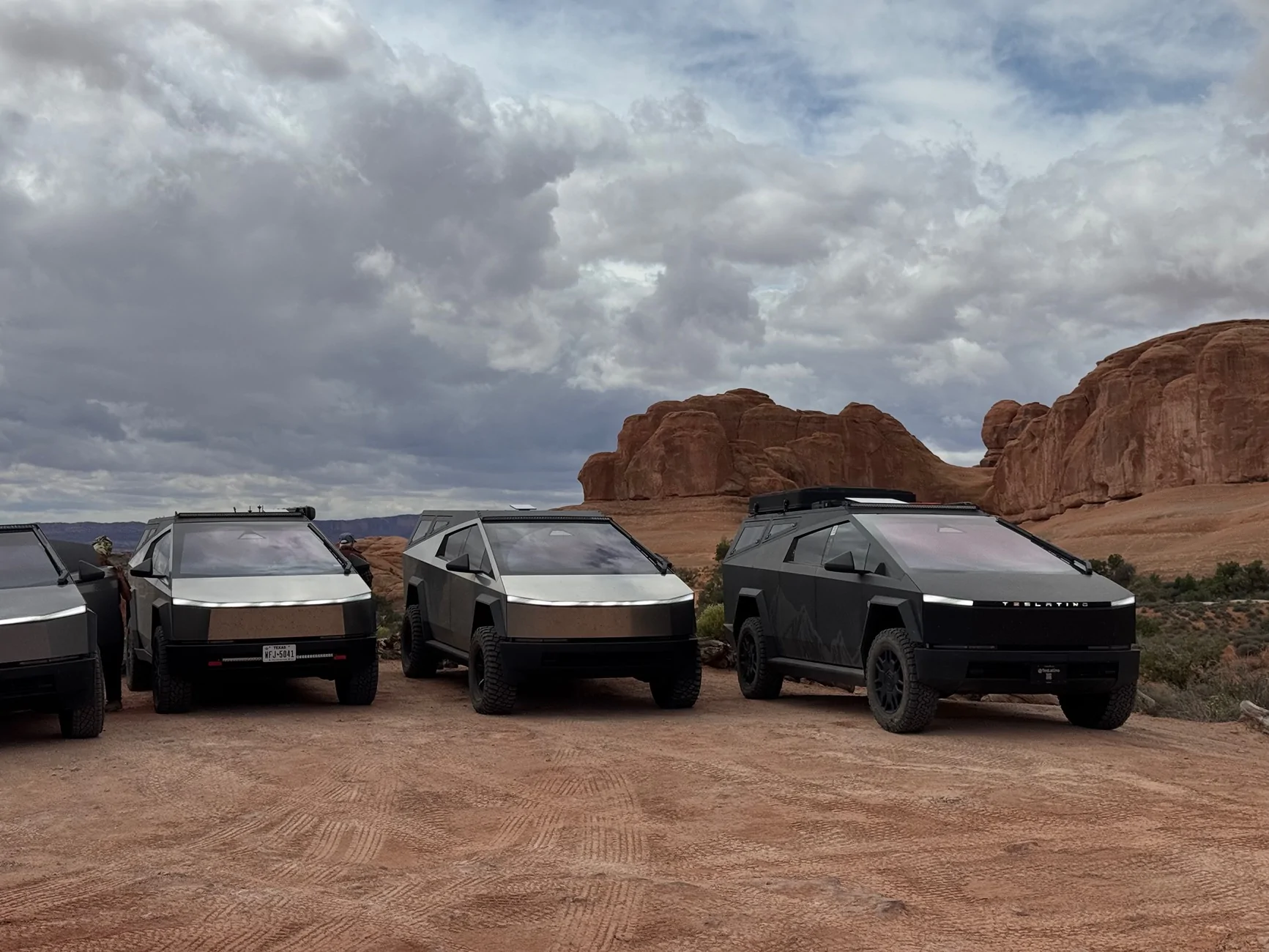 Tesla Cybertruck Urander x DECKED in Moab with CyberTrex Events IMG_6738