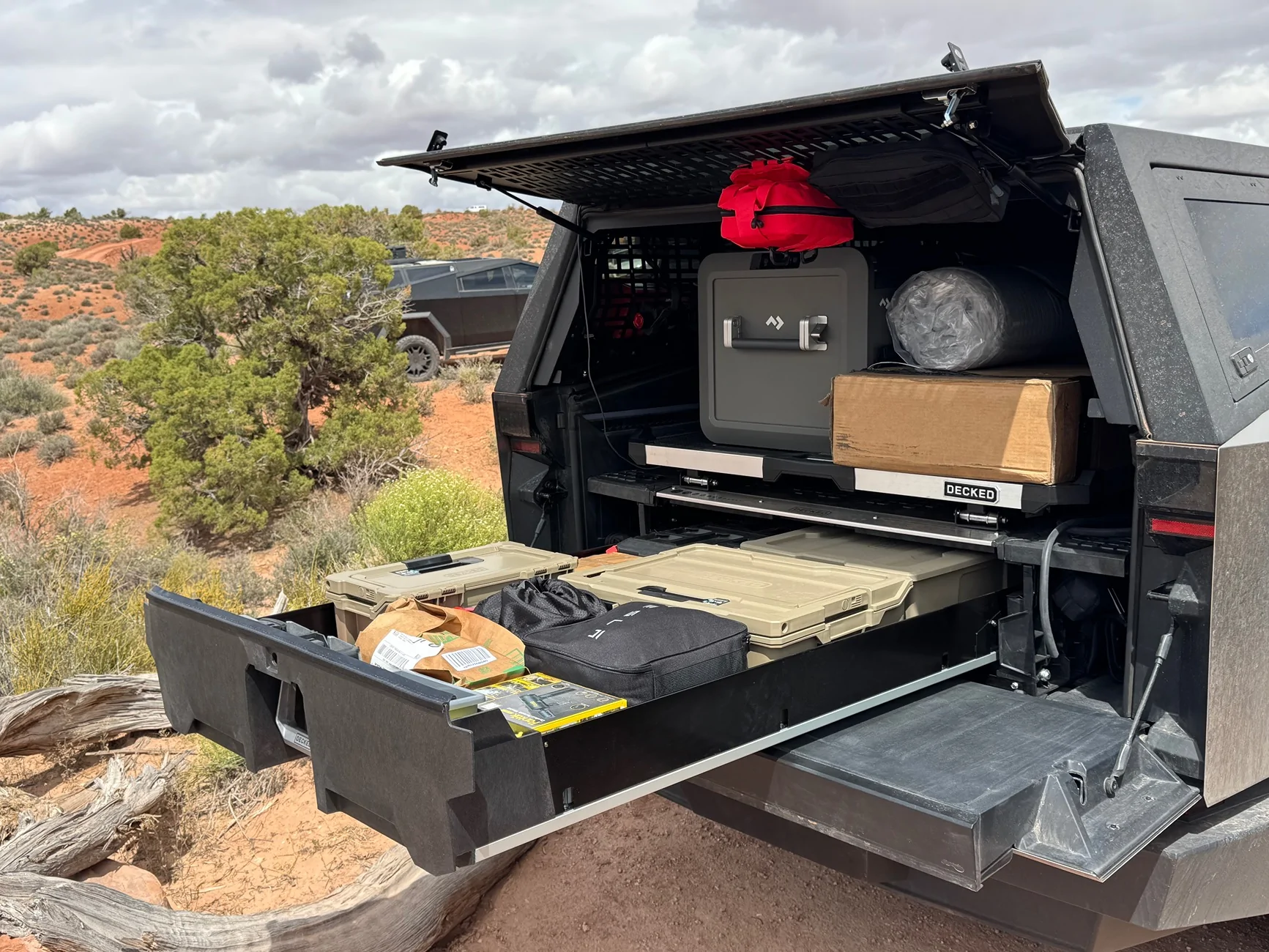 Tesla Cybertruck Urander x DECKED in Moab with CyberTrex Events IMG_6755