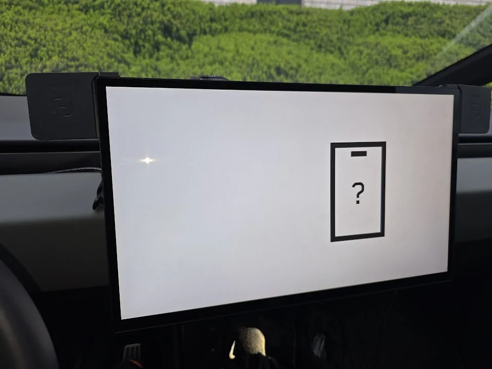 Tesla Cybertruck Mystery Screen: anybody seen this? 1777233867758-y8
