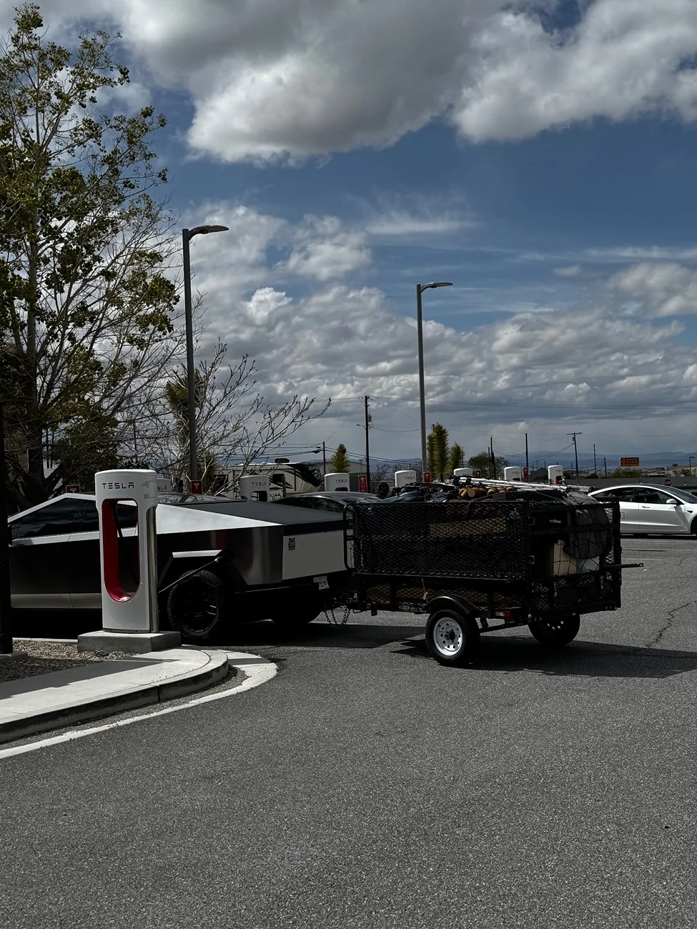 Tesla Cybertruck First time pulling a trailer and lessons learned IMG_0766