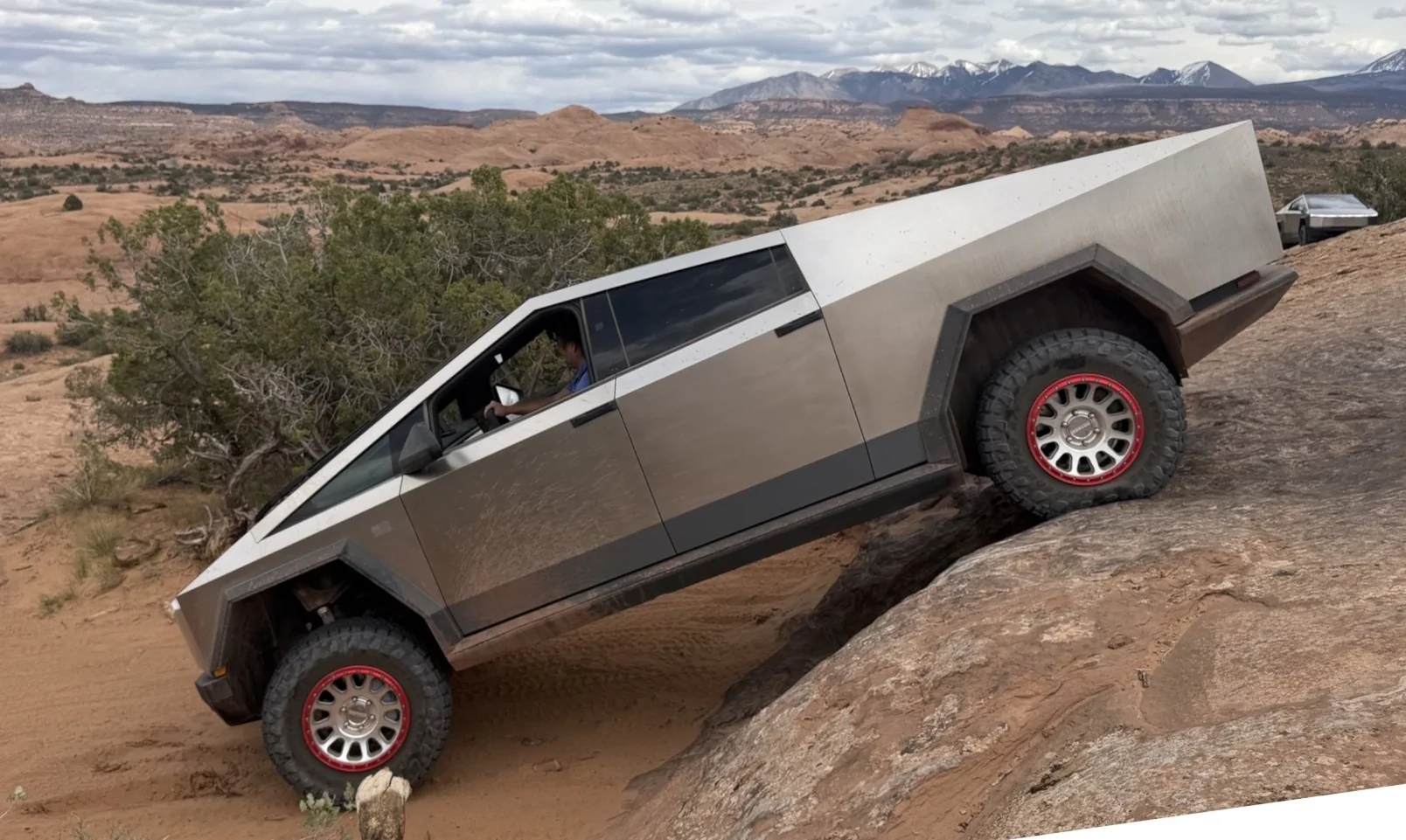 Tesla Cybertruck Daily random Cybertruck photos thread - Post Yours! 📸 🤳 HG1Lsz1a0AAs0uT 