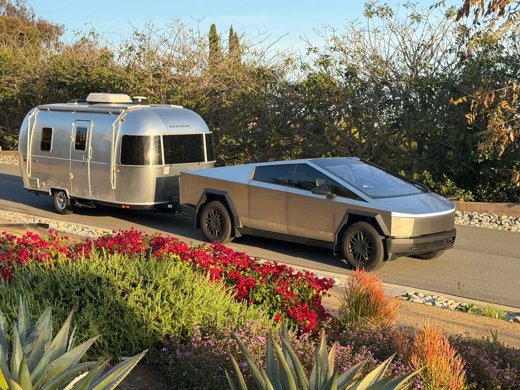 Tesla Cybertruck Tow Hitch Recommendations? IMG_8192