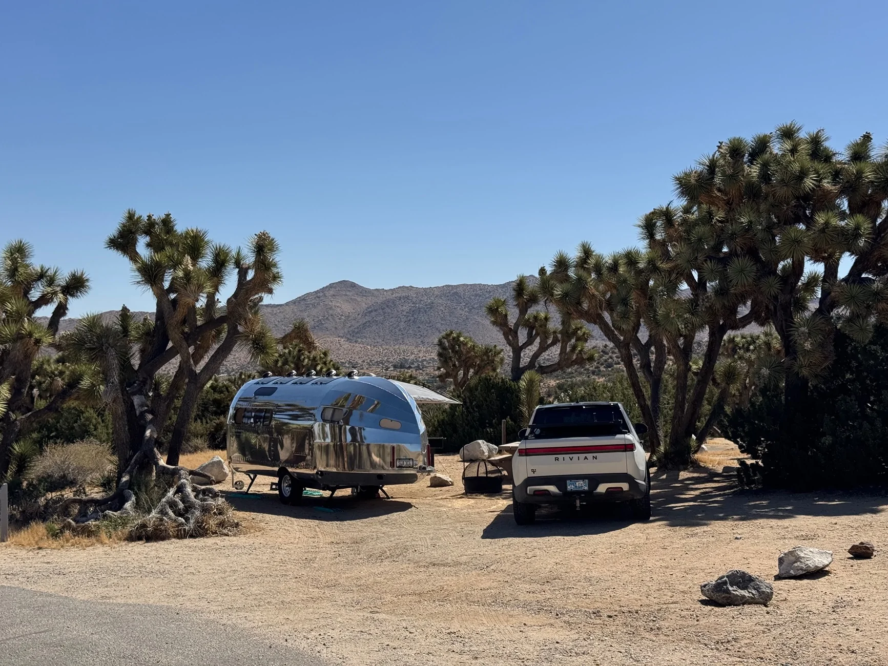 Tesla Cybertruck Joshua Tree Adventure with the Cybertruck – Overlanding Setup, CyberTent Mode, and LED-Lit Awning (Urander) IMG_7200