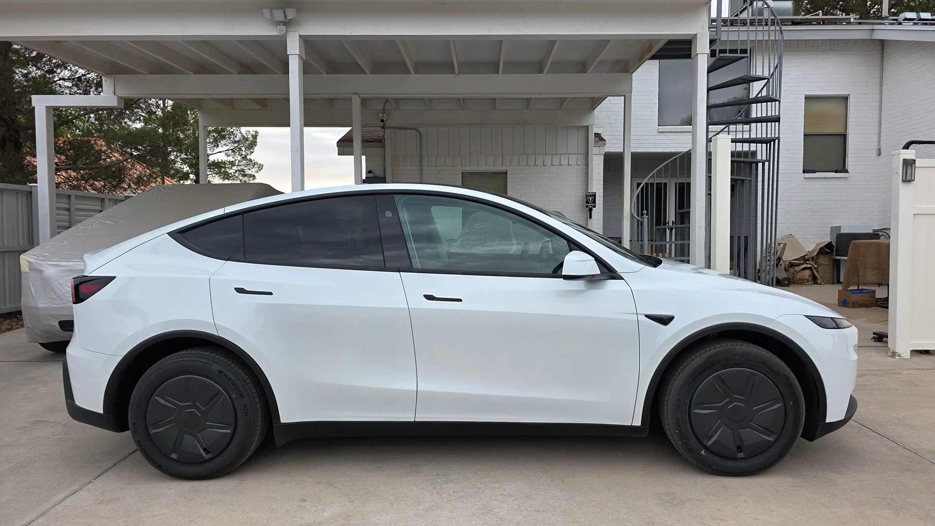 Tesla Cybertruck Daily random Cybertruck photos thread - Post Yours! 📸 🤳 20260429_180258