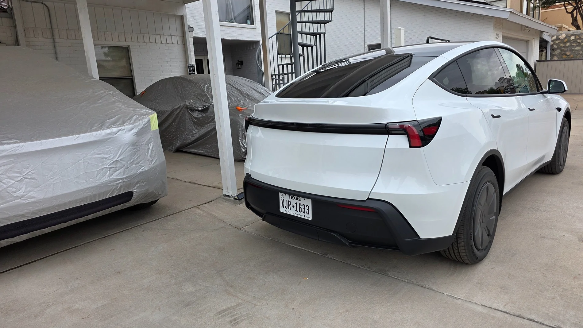 Tesla Cybertruck Daily random Cybertruck photos thread - Post Yours! 📸 🤳 20260429_180308