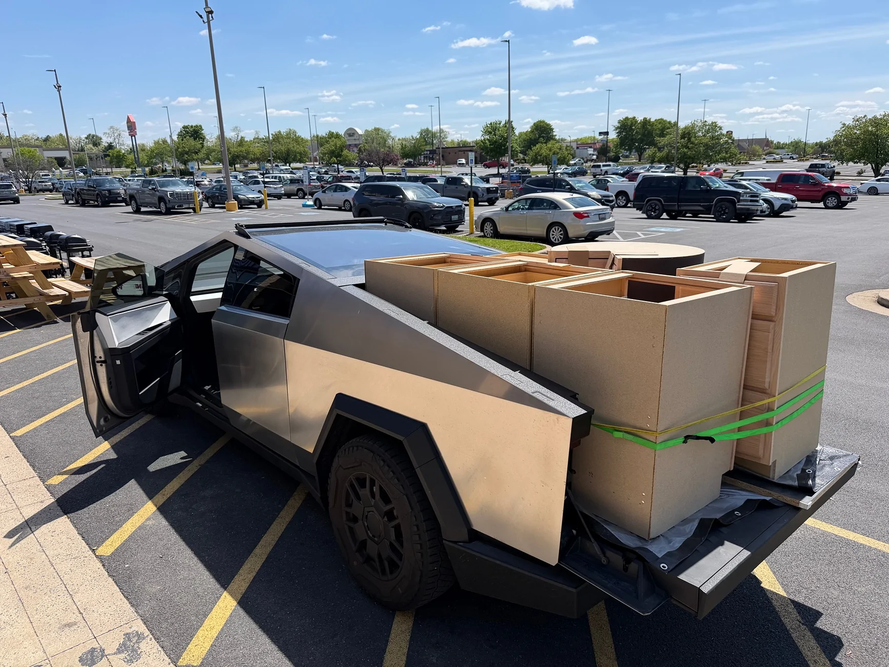 Tesla Cybertruck Daily random Cybertruck photos thread - Post Yours! 📸 🤳 IMG_1807