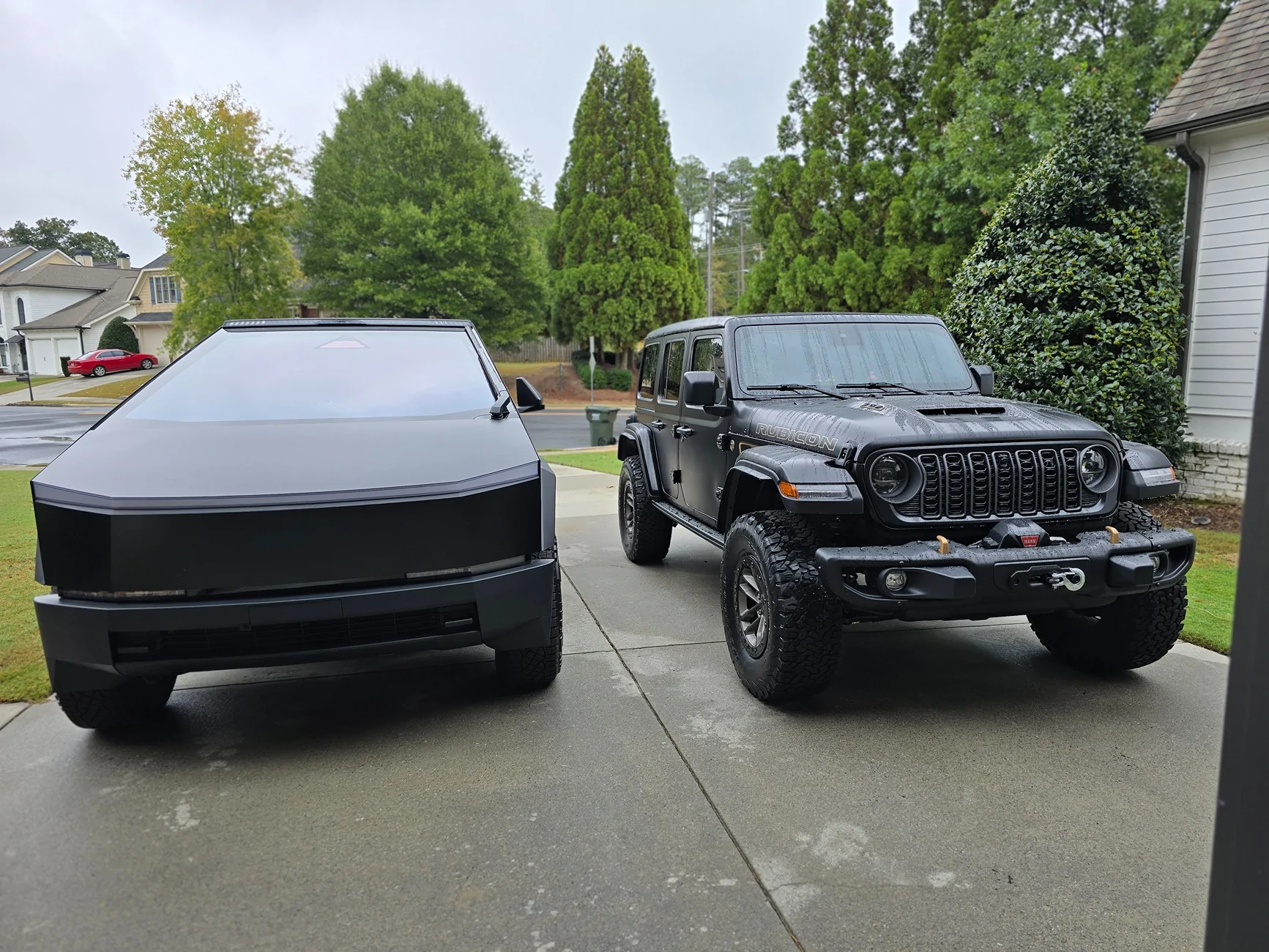 Tesla Cybertruck Eight Jeeps Later 20251006_124720