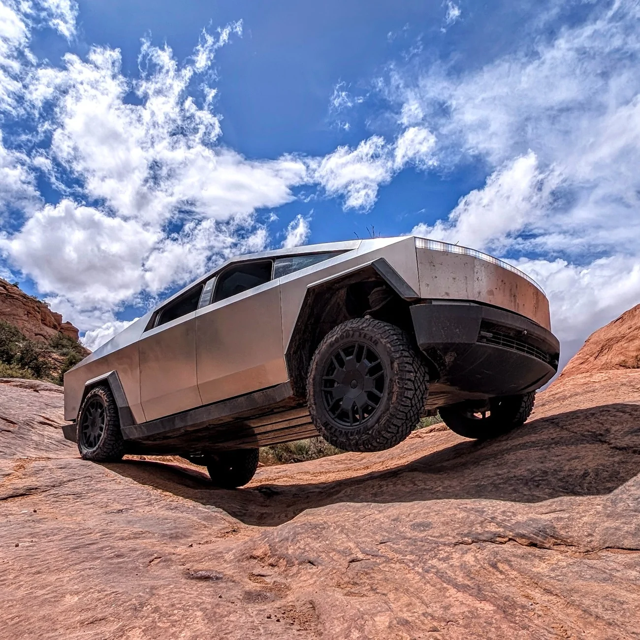 Tesla Cybertruck Cybertruck does Hell's Gate and Hell's Revenge 🔥 fu20o5