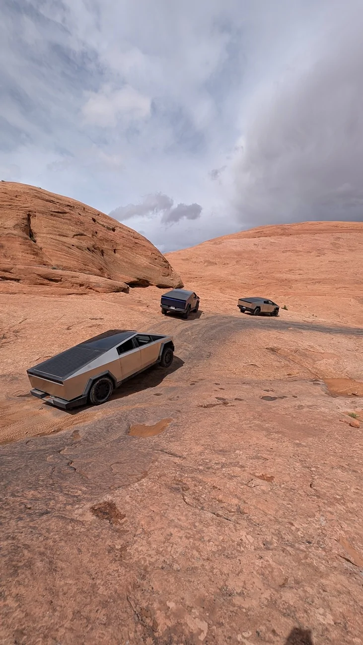 Tesla Cybertruck Cybertruck does Hell's Gate and Hell's Revenge 🔥 PXL_20260426_210429556