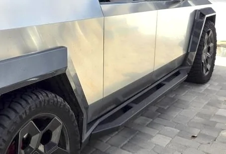 Tesla Cybertruck What running boards / sliders are these? 480e8475-d350-48c4-b796-b74a36e21c76