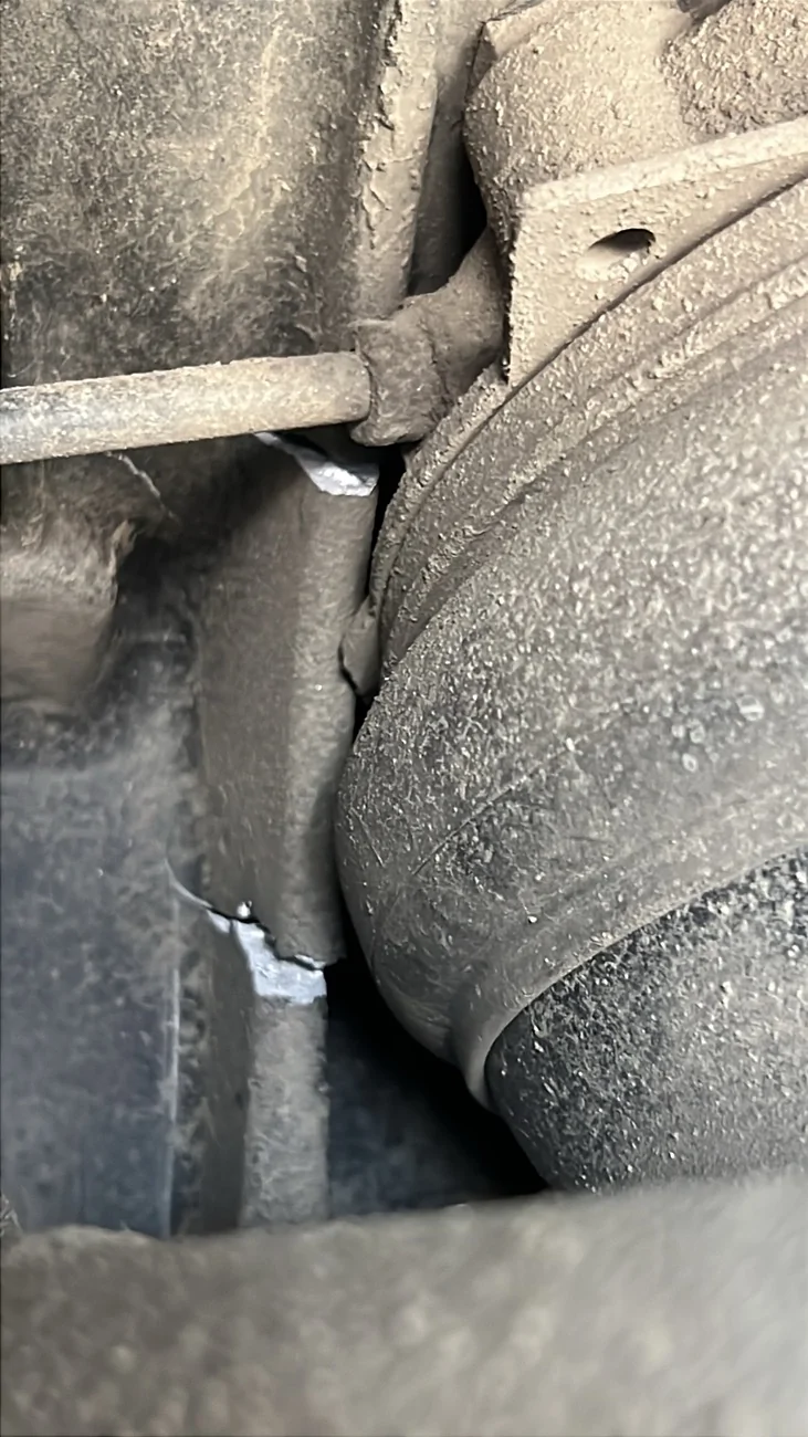 Tesla Cybertruck Got in a crash, giga cast fractured (video) IMG_9562
