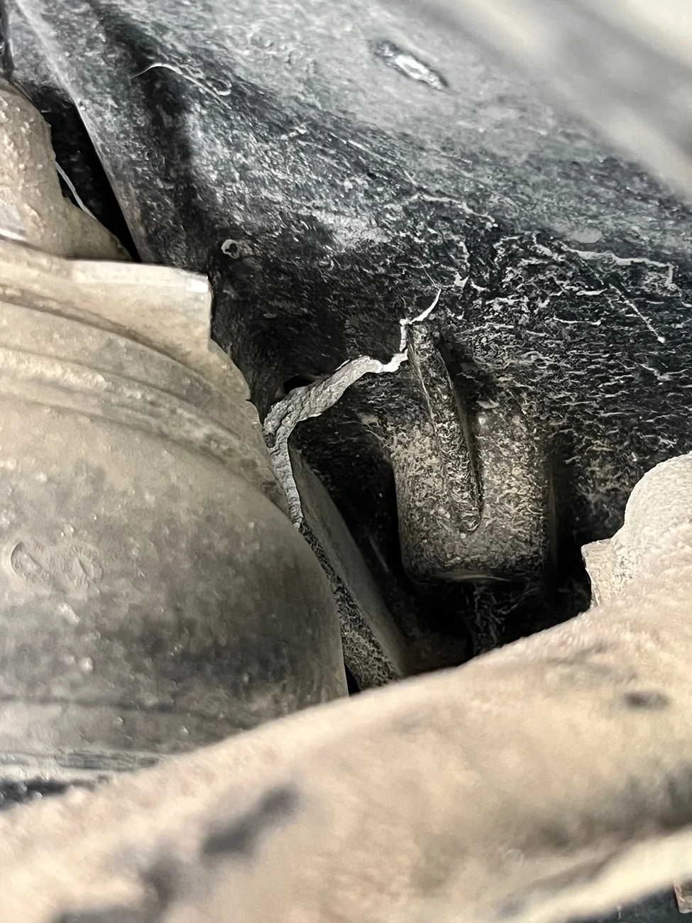 Tesla Cybertruck Got in a crash, giga cast fractured (video) IMG_9566
