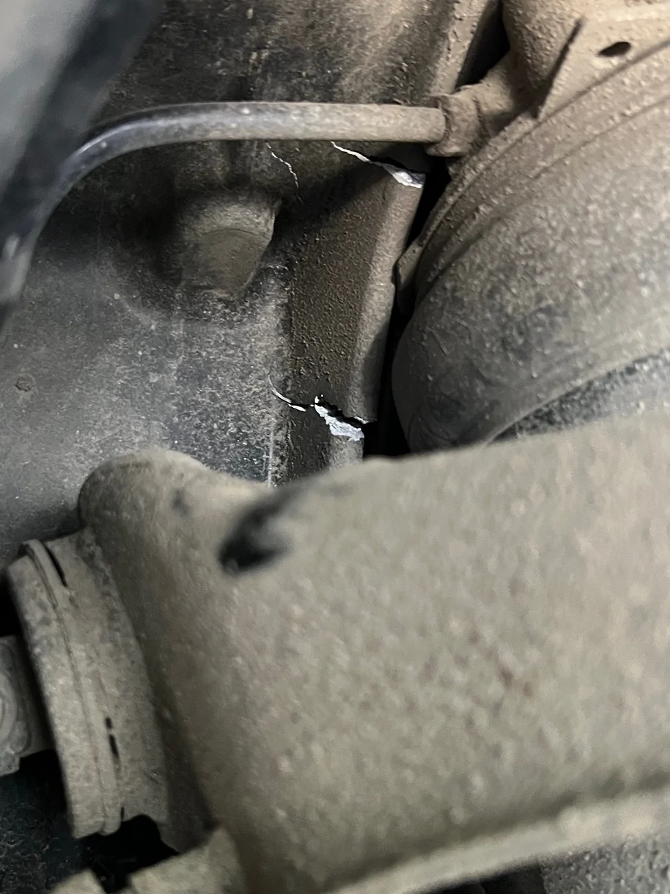 Tesla Cybertruck Got in a crash, giga cast fractured (video) IMG_9565
