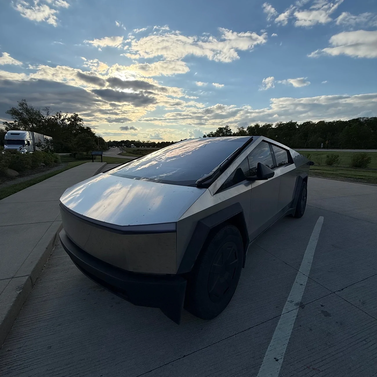 Tesla Cybertruck Daily random Cybertruck photos thread - Post Yours! 📸 🤳 IMG_2135