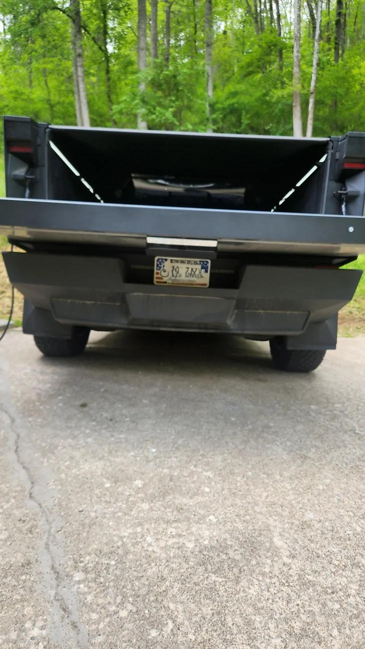 Tesla Cybertruck Rearview mirror for tailgate down use (3D Print DIY) 20260504_130739(1)