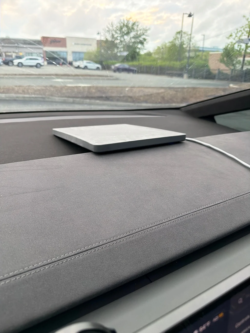 Tesla Cybertruck Convenient Starlink Mini dashboard mount + Video imag