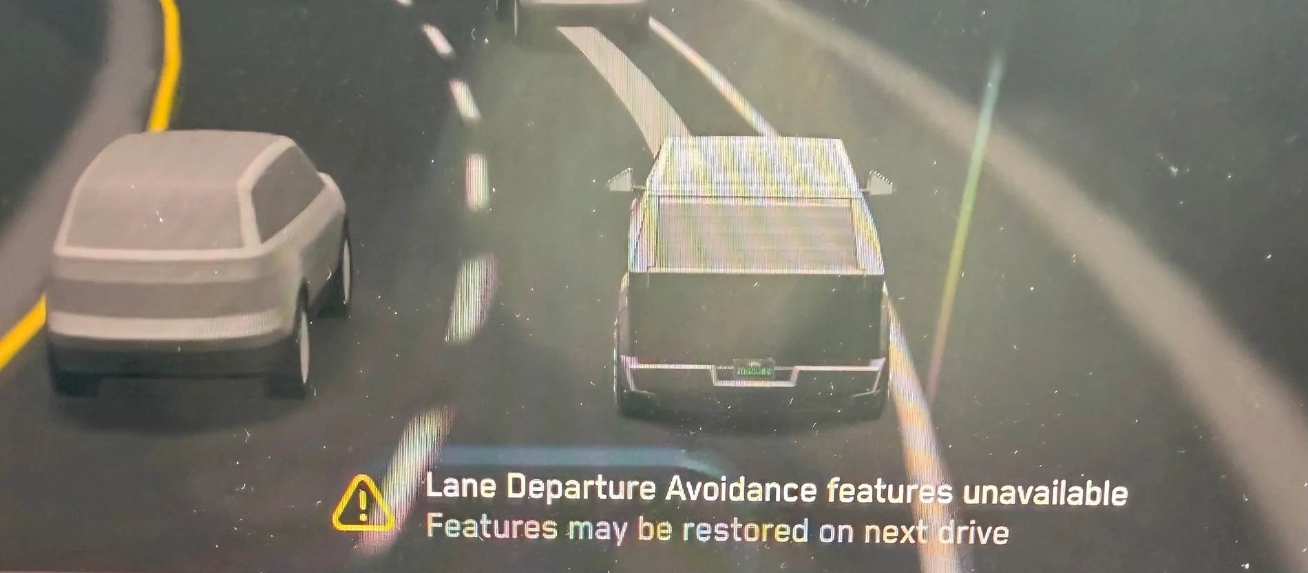 Tesla Cybertruck FSD unavailable - "Lane Departure Avoidance features unavailable. Features may be restored on next drive." IMG_0160