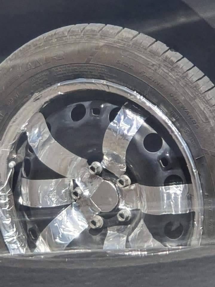 Tesla Cybertruck Wheel Cover Clip Damage gh9178g5bjh41