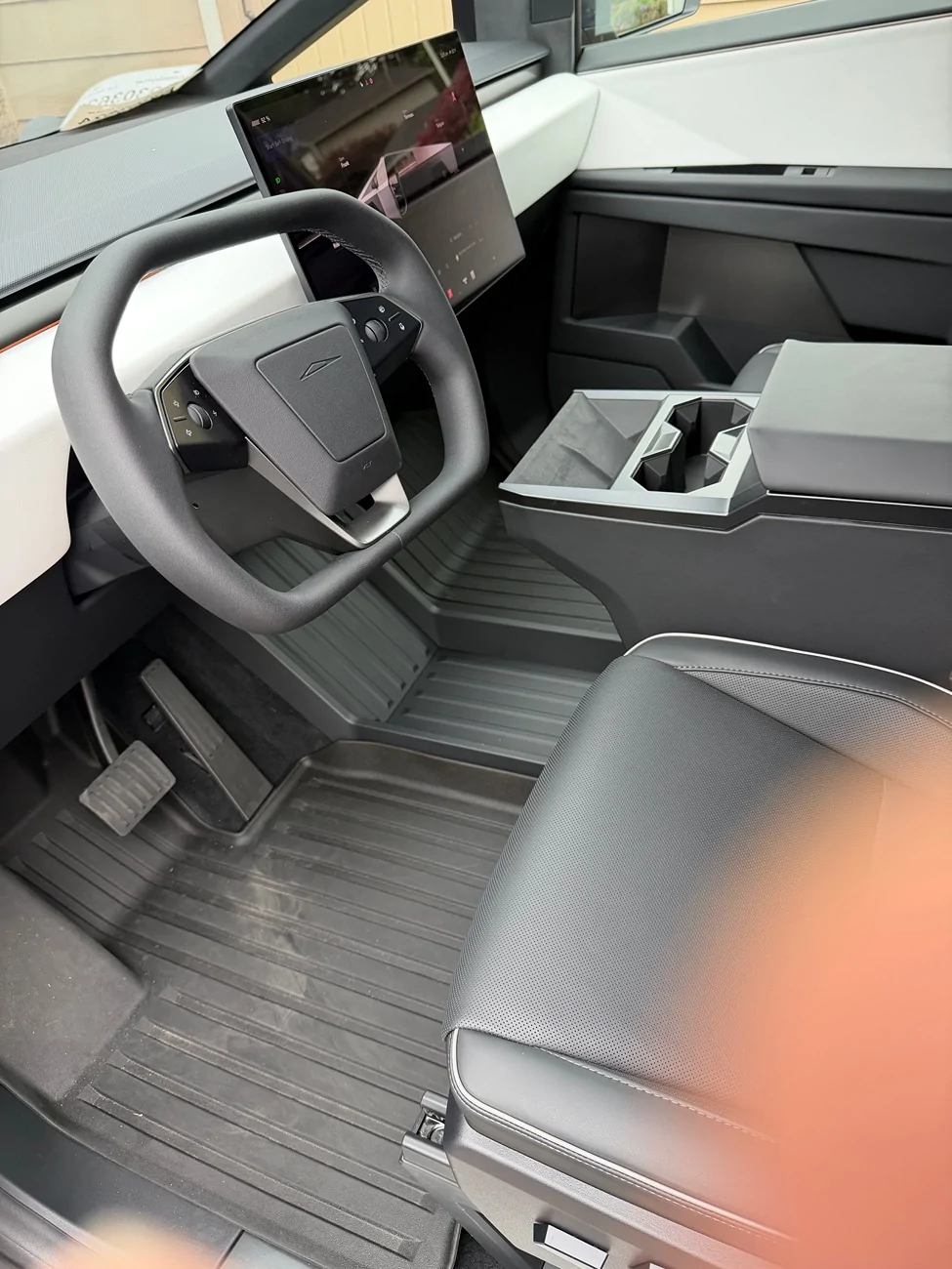 Tesla Cybertruck Upgraded my 2024 to 2026 Cybertruck AWD Premium (39xxx to 93xxx) - differences / comparison review IMG_1902