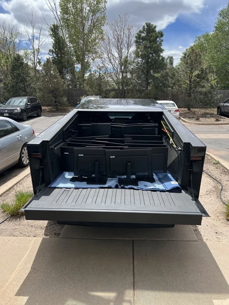 Tesla Cybertruck Daily random Cybertruck photos thread - Post Yours! 📸 🤳 Worktruck