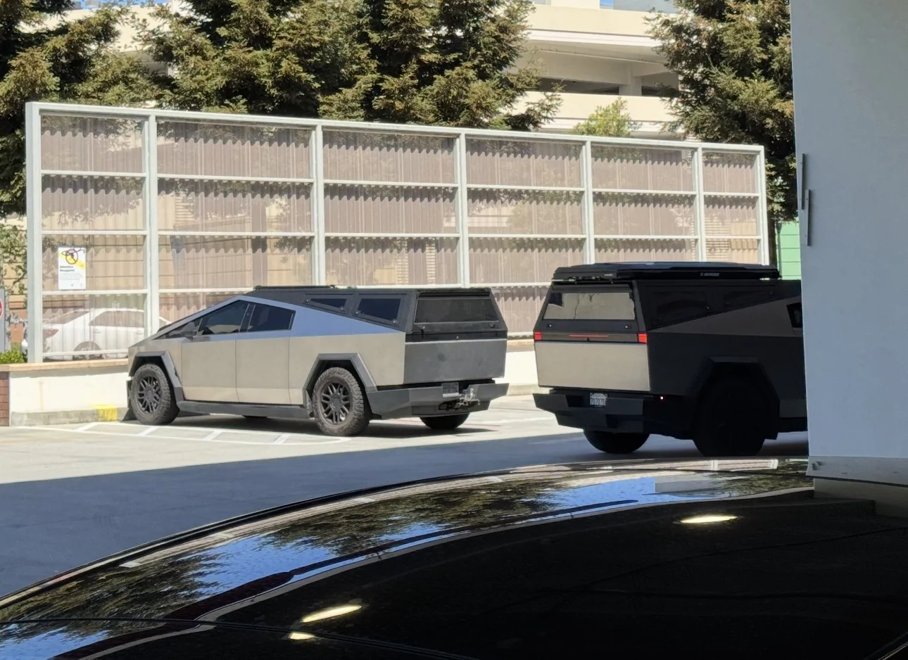 Tesla Cybertruck Urander Bed Cap Ideas & Setups IMG_8397