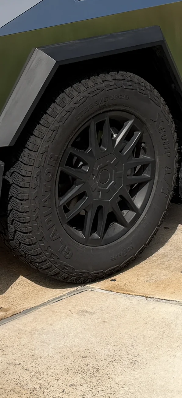 Tesla Cybertruck Pirelli Scorpion All-Season Tires on Cyber wheels IMG_9650