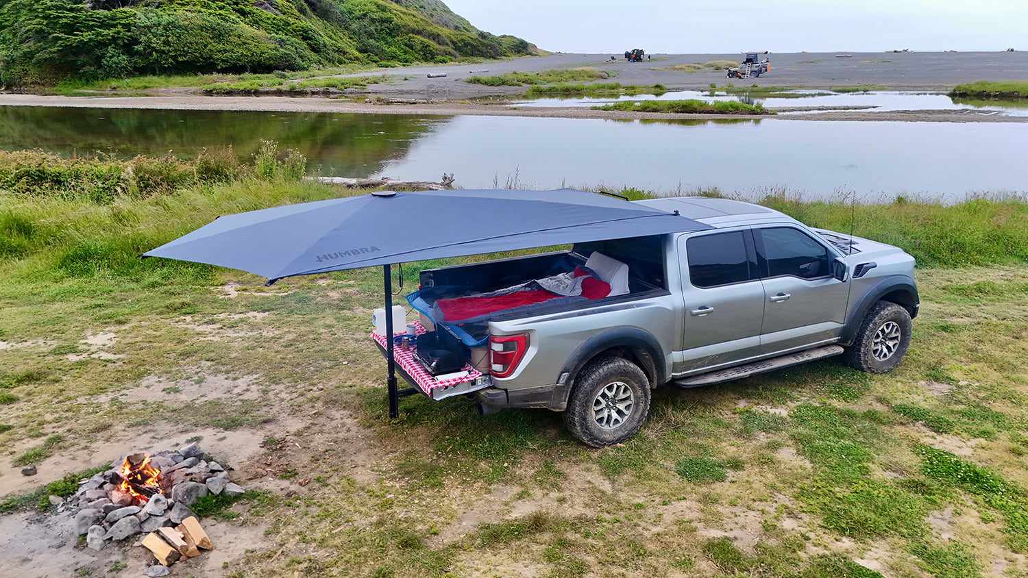 Tesla Cybertruck Hitch mounted shade umbrella usal