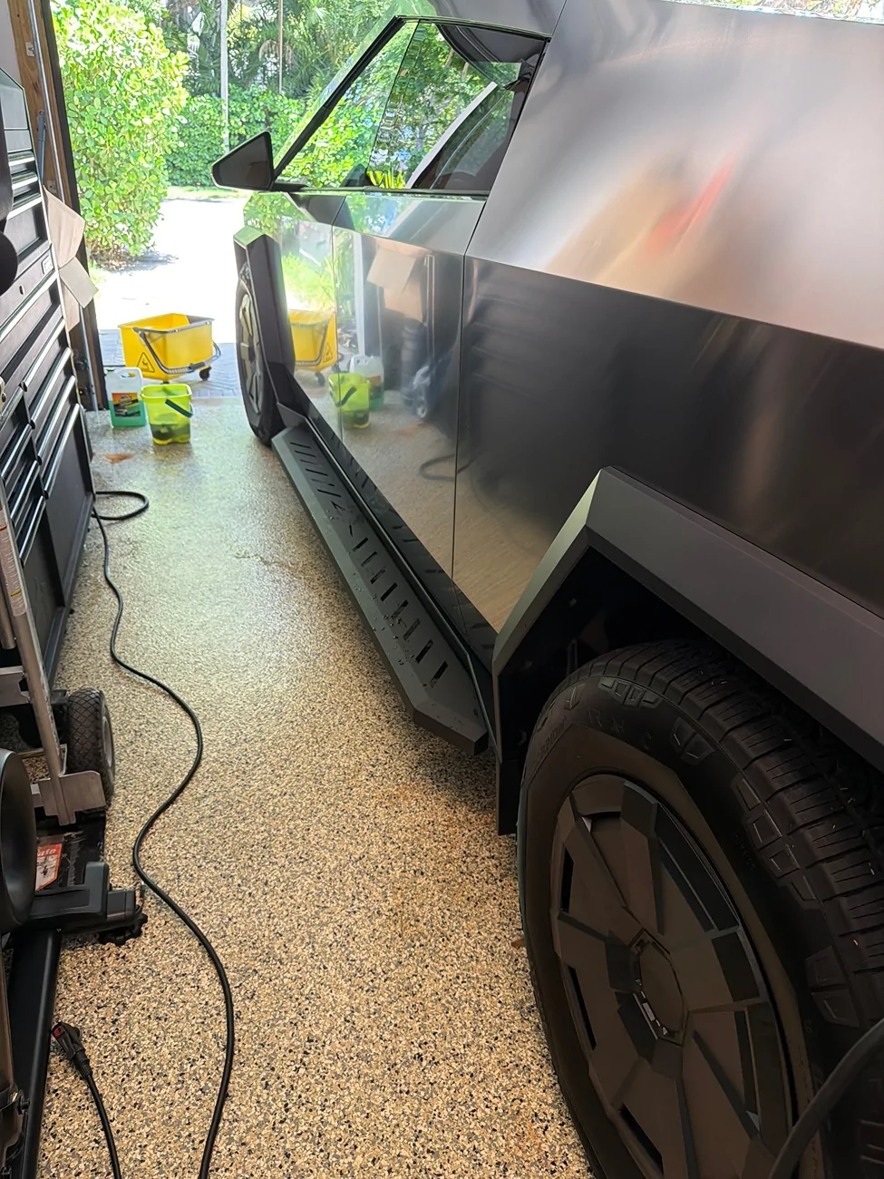 Tesla Cybertruck Daily random Cybertruck photos thread - Post Yours! 📸 🤳 IMG_0593