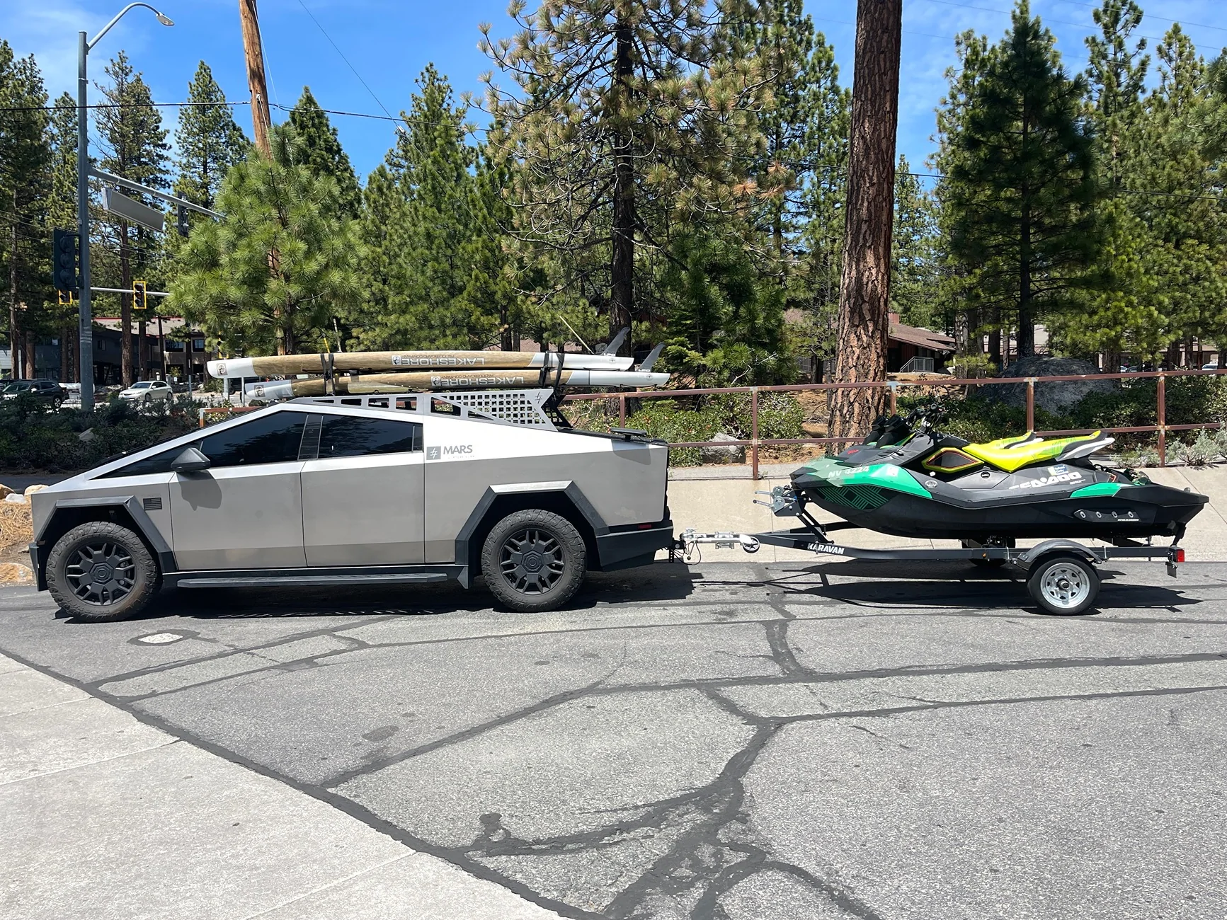 Tesla Cybertruck What did you do TO / WITH your Cybertruck today? 👨🏻‍🔧🧰🚿🛠 IMG_5445