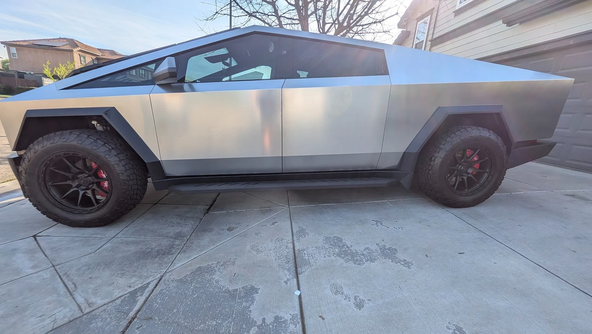 Tesla Cybertruck Who has the BEST running boards? Show us what you've got! PXL_20260313_164540313