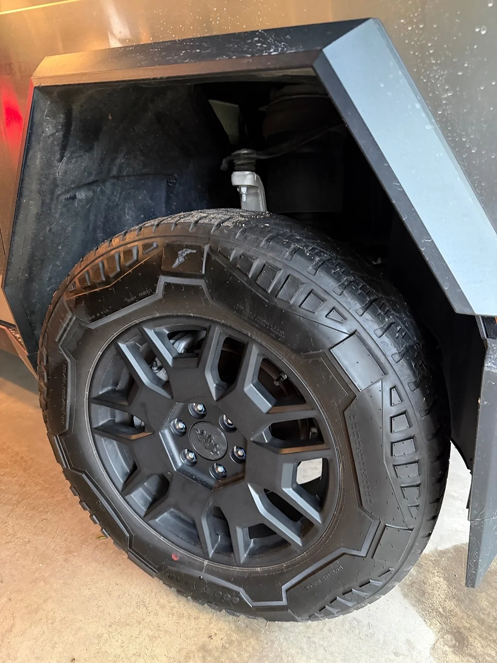Tesla Cybertruck Tires: Pirelli OEM or Michelin? IMG_6361