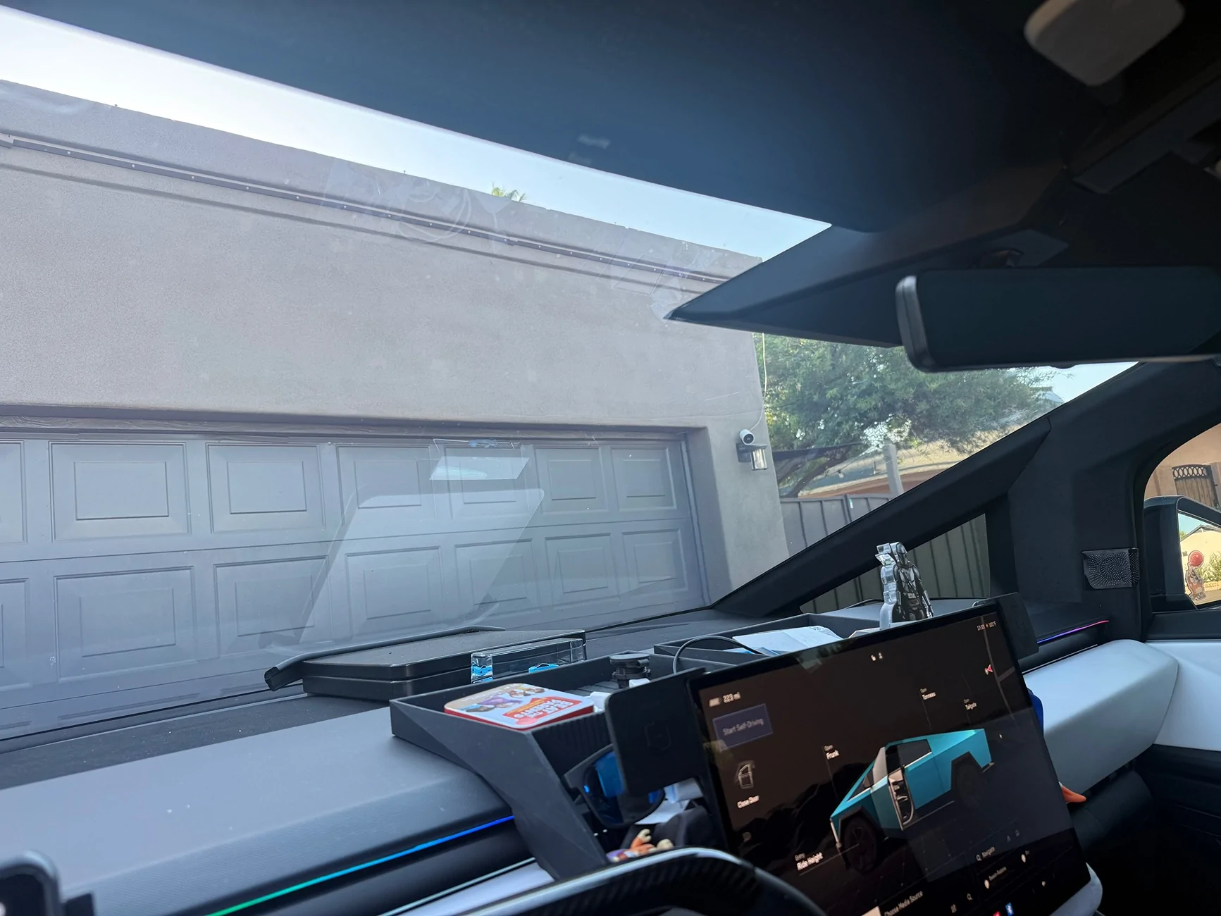 Tesla Cybertruck Windshield tint (upper part) IMG_4101