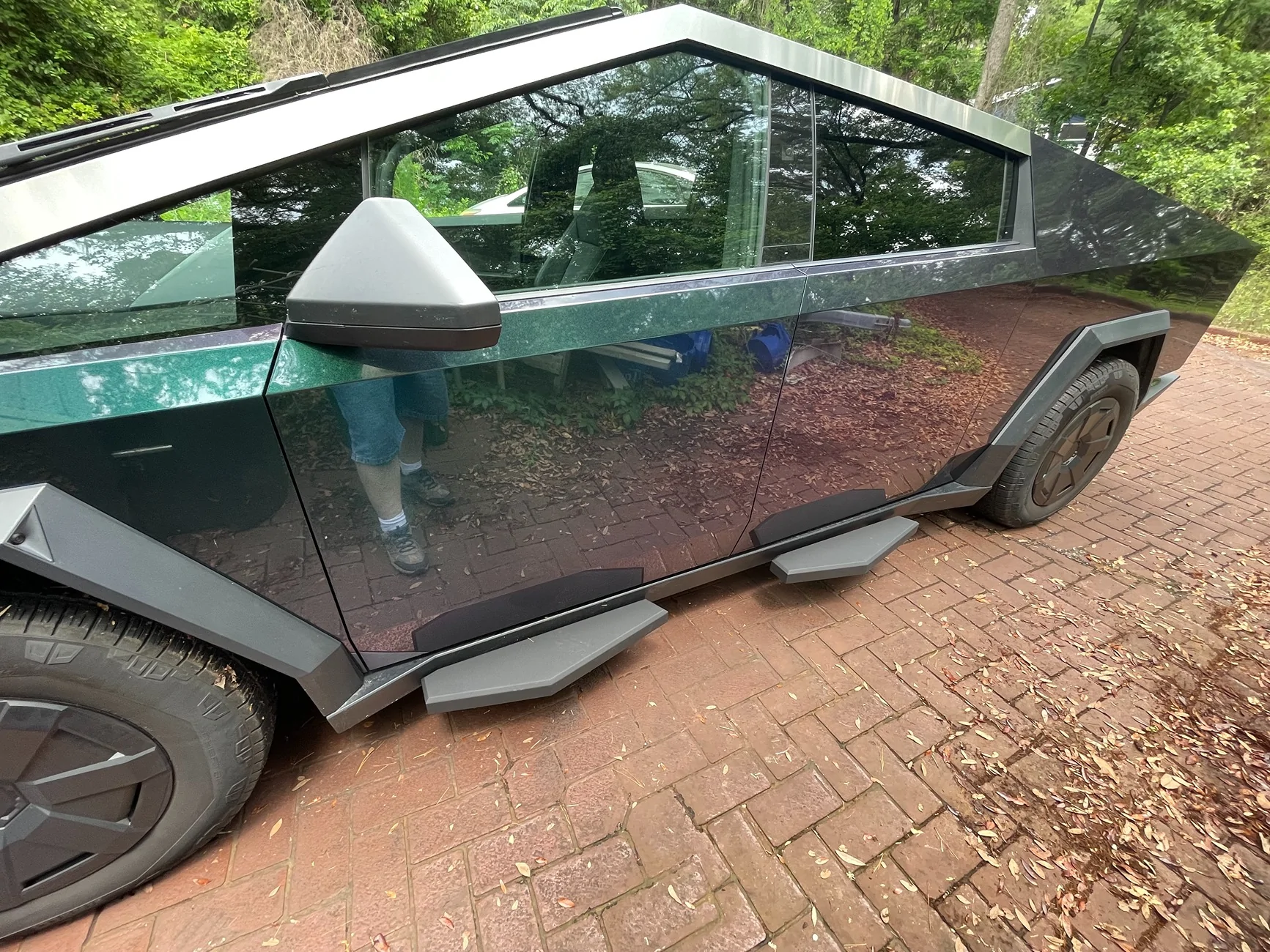 Tesla Cybertruck Who has the BEST running boards? Show us what you've got! IMG_5314