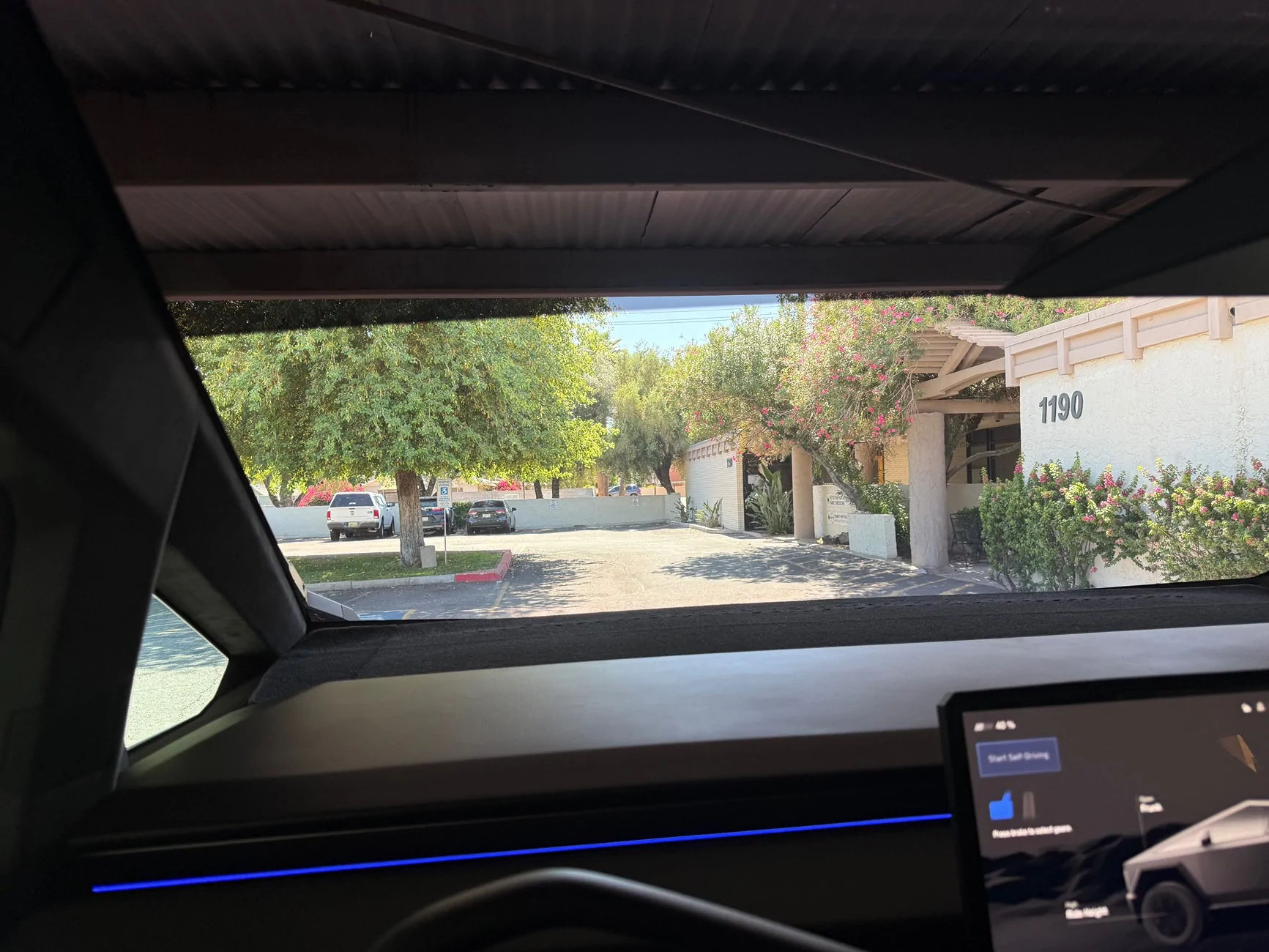 Tesla Cybertruck Windshield tint (upper part) IMG_2448