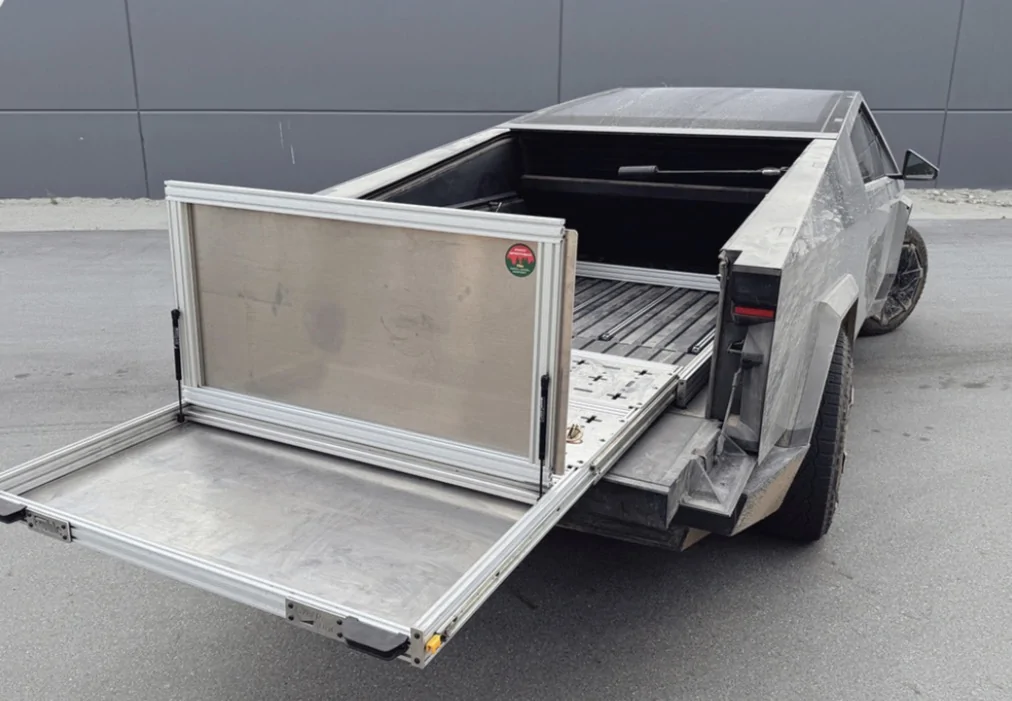 Tesla Cybertruck Bed slide / drawer options. IMG_4136