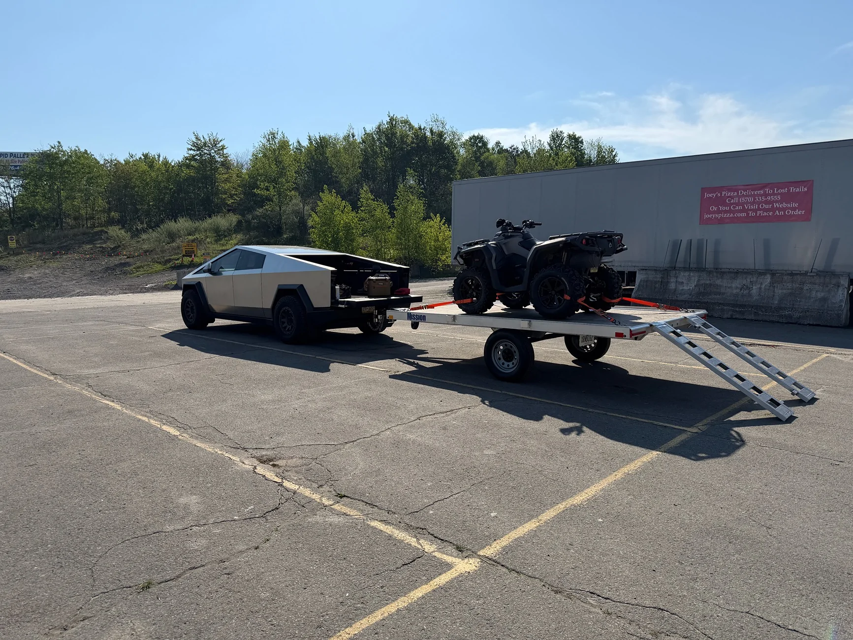 Tesla Cybertruck What Are You Hauling in your Cybertruck? 🦾 👷‍♂️ IMG_1181