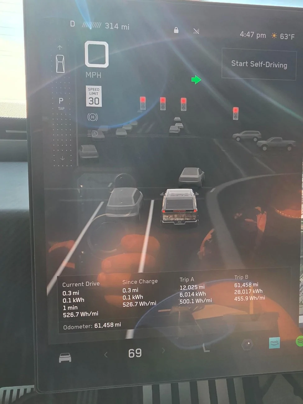 Tesla Cybertruck 100% Charge, What Does Your Truck Show in Range? 10581