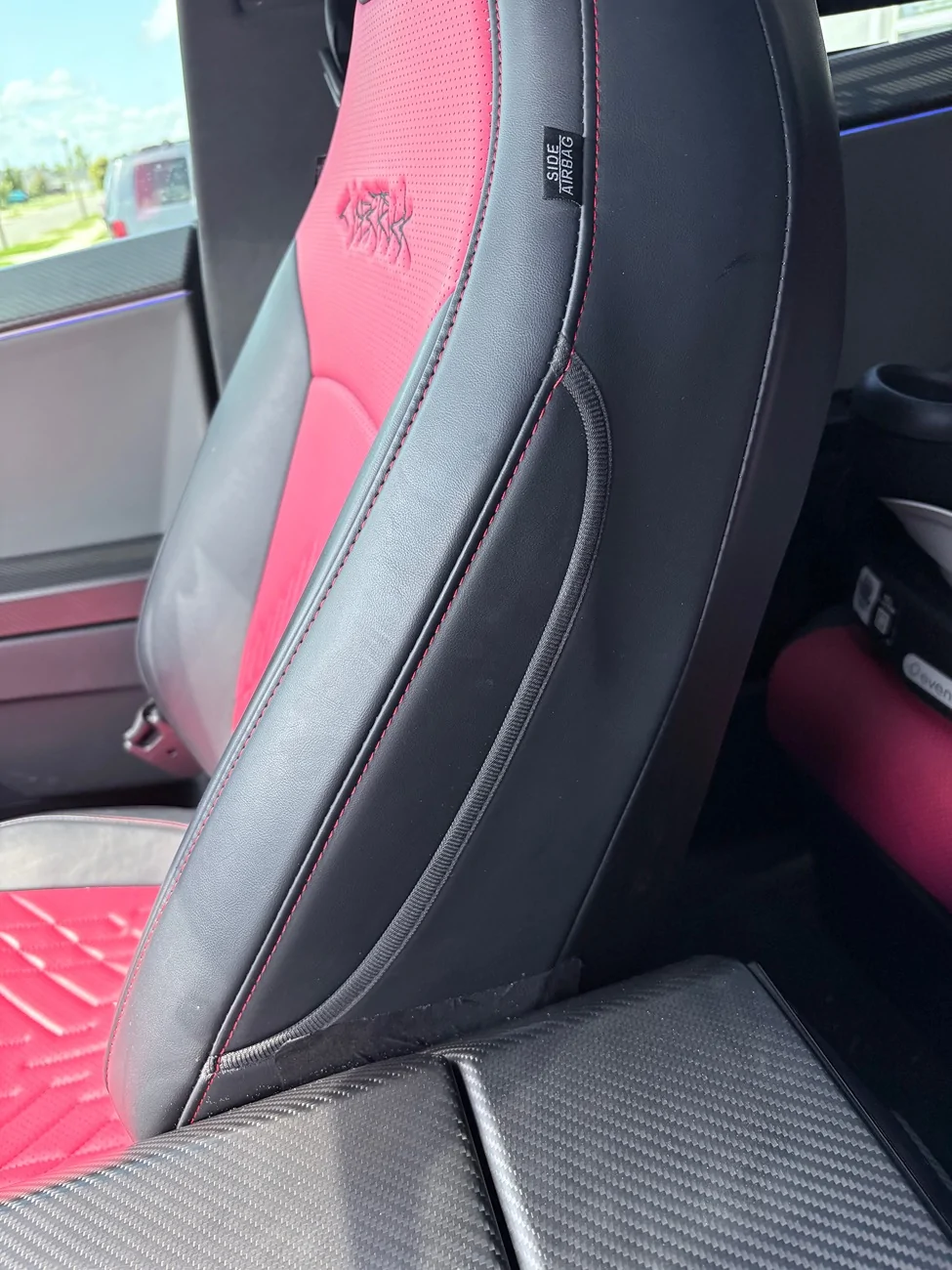 Tesla Cybertruck Driver's seat squeak IMG_3667
