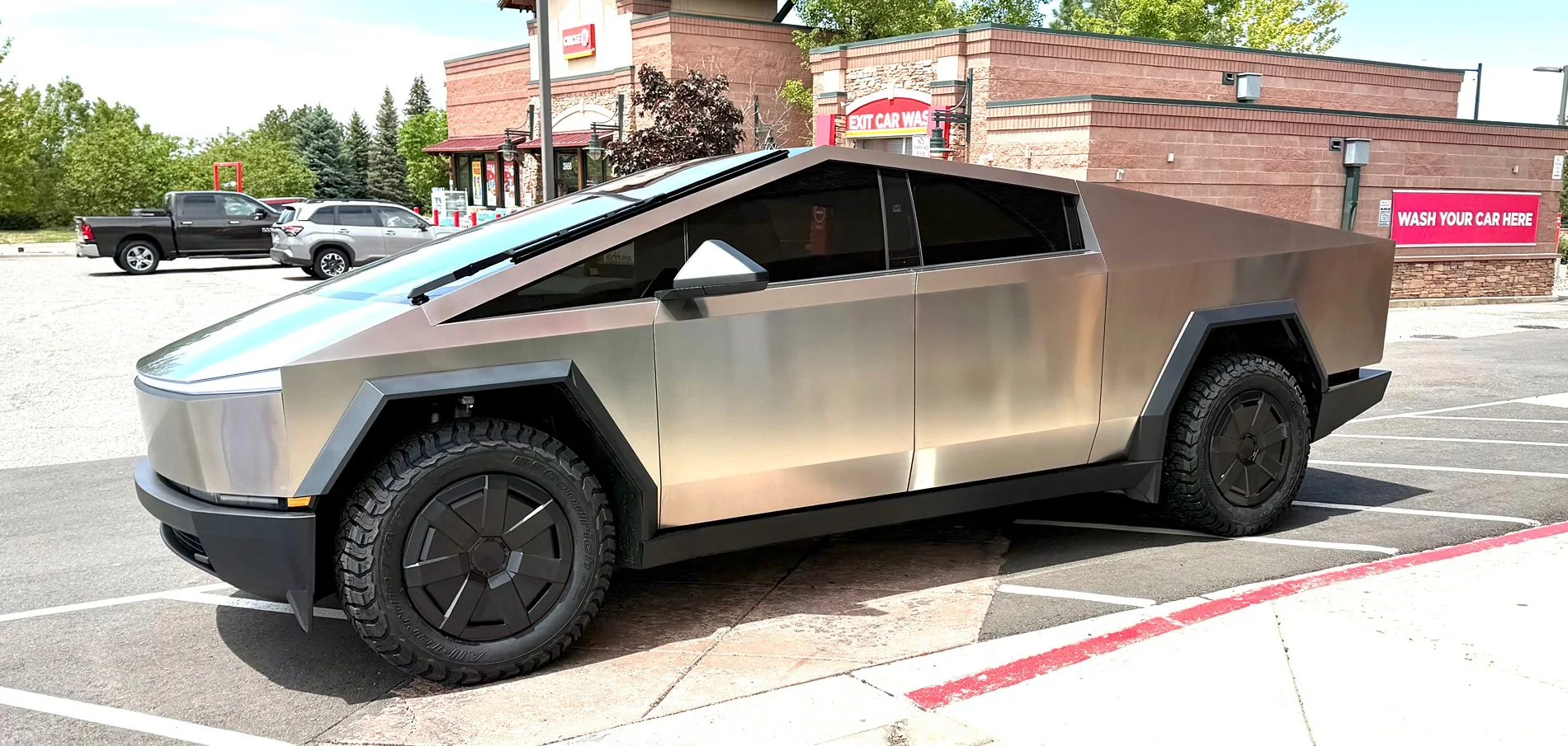 Tesla Cybertruck Pirelli Scorpion OEM A/S to KO3 tires IMG_0746