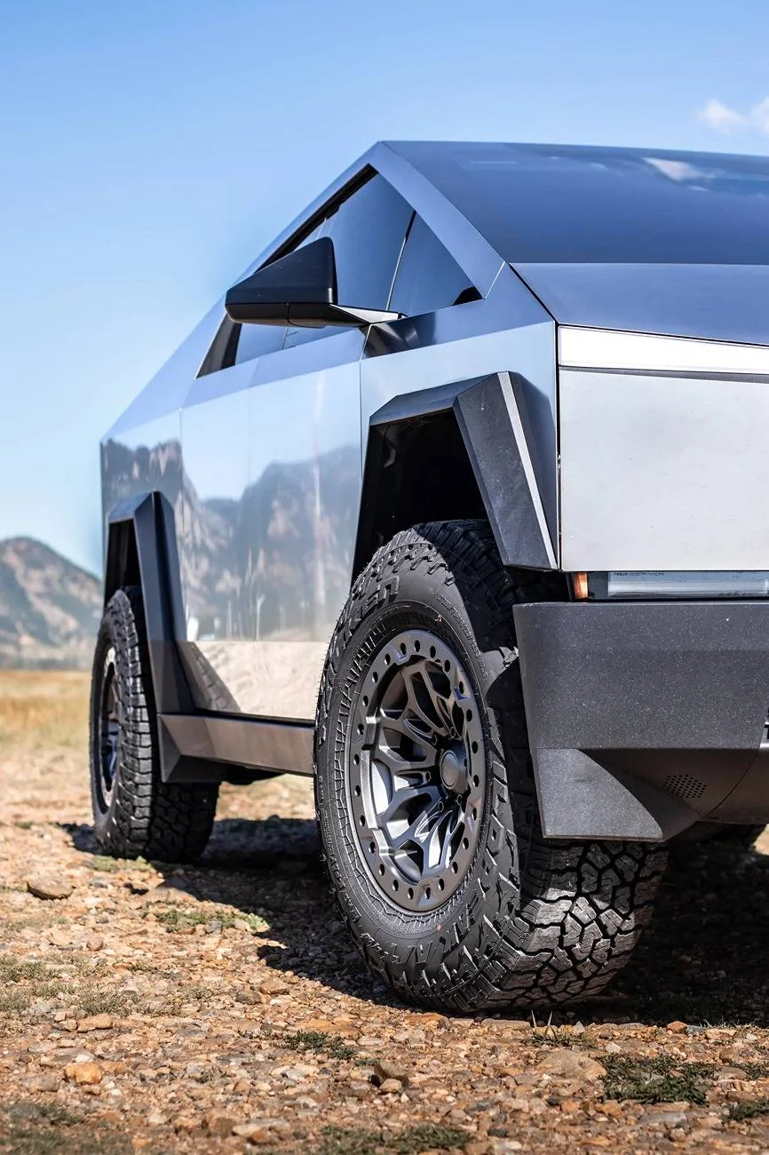Tesla Cybertruck Which 18" Bead-lock wheels???  Who has T-Sportsline CT6B, Unplugged Performance UP-03, or Martian wheels???? IMG_1551