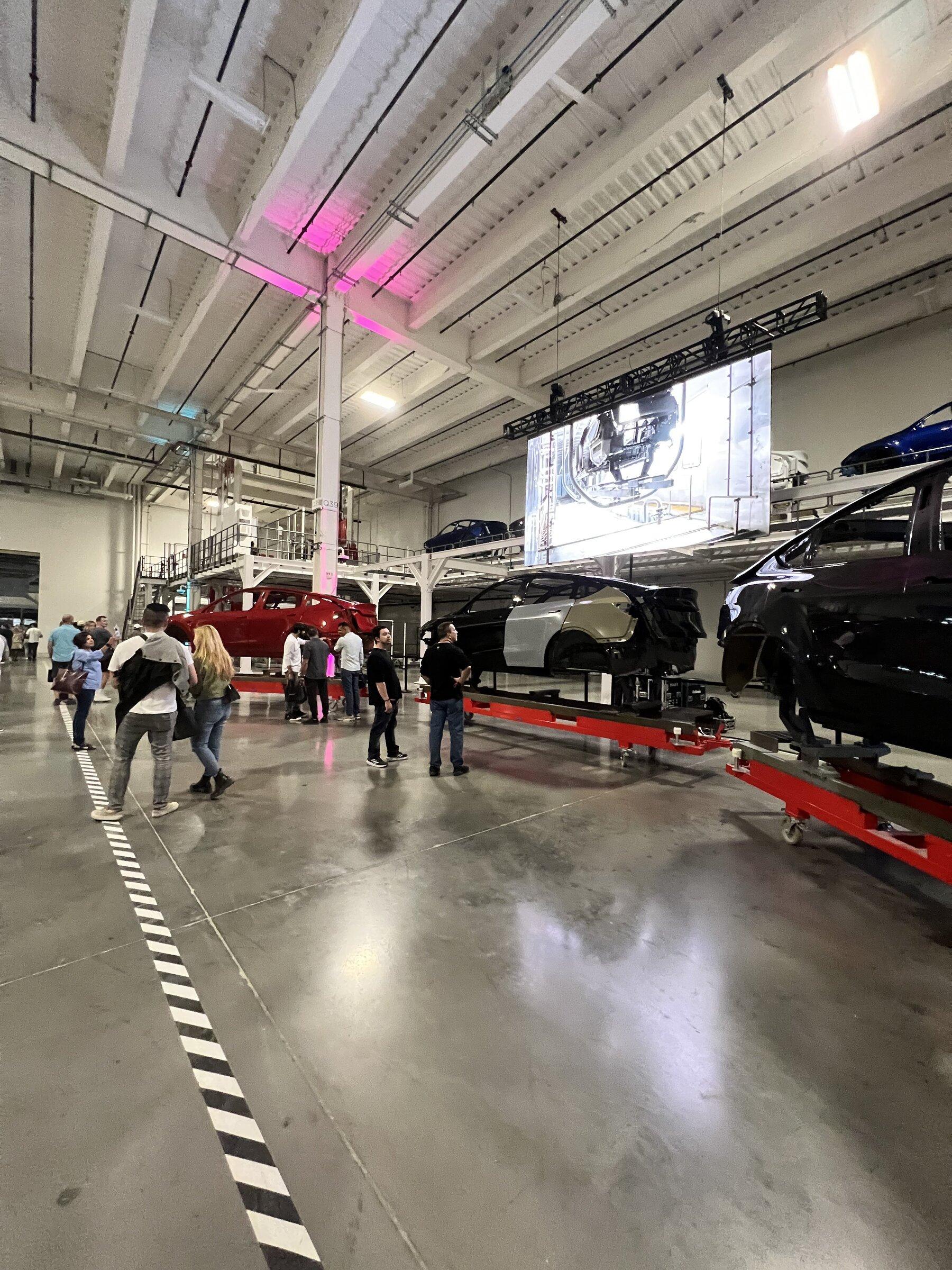 Tesla Cybertruck Plant Map, Photos & Videos From Cyber Rodeo Tour @ Giga Texas FPxTbDhXoAsccY9