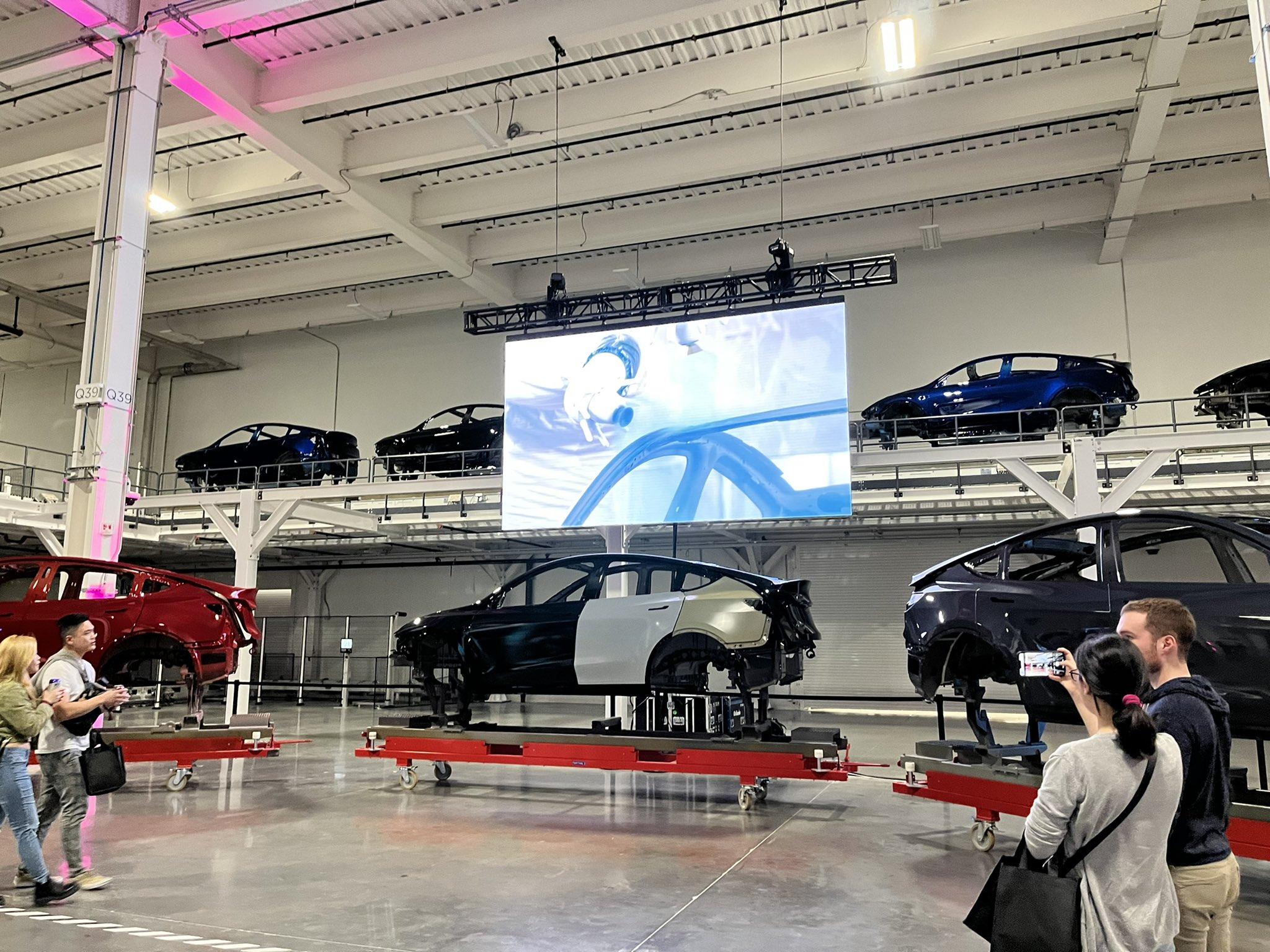 Tesla Cybertruck Plant Map, Photos & Videos From Cyber Rodeo Tour @ Giga Texas FPxTljLXMAUfq1k
