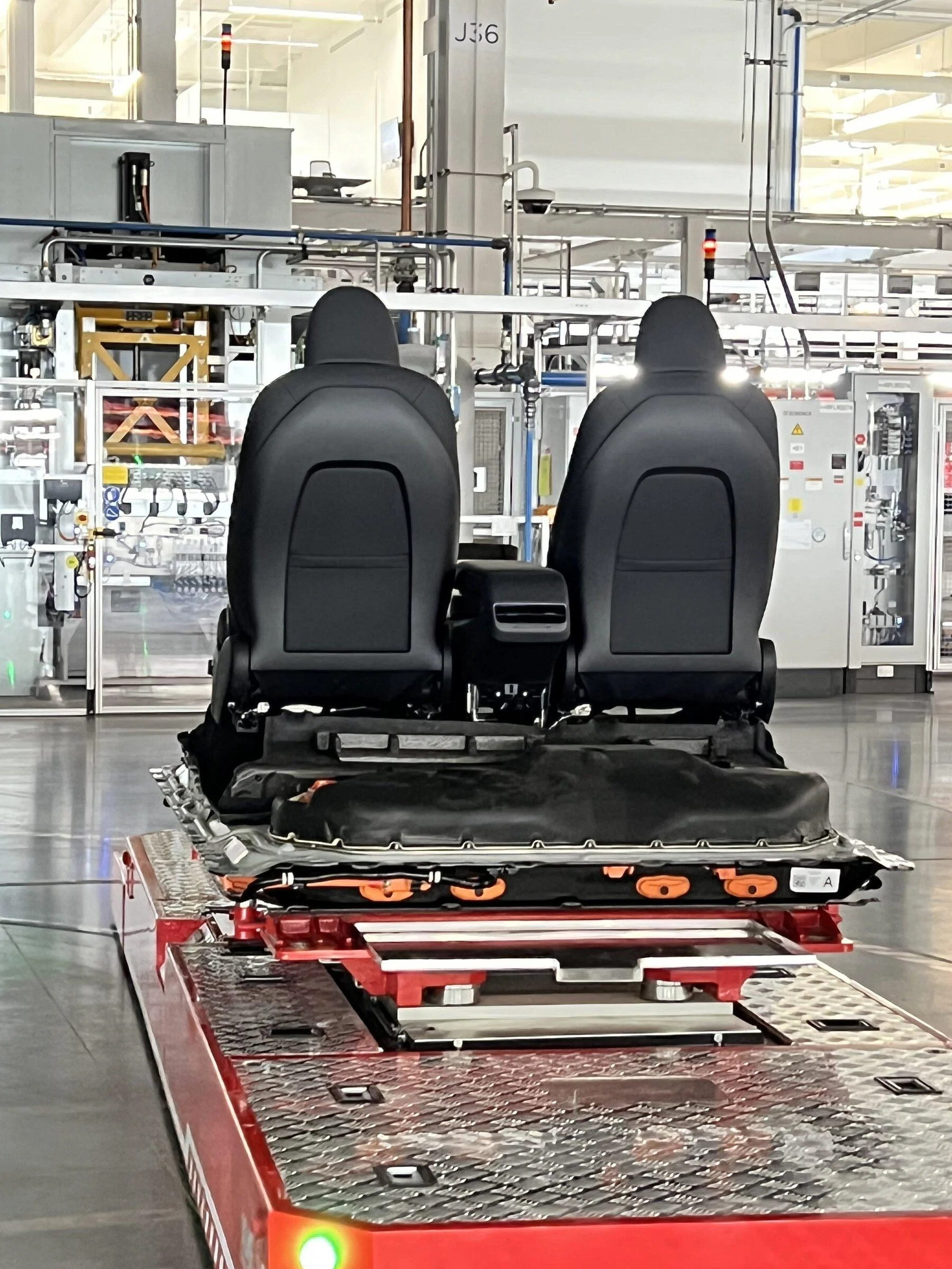 Tesla Cybertruck Plant Map, Photos & Videos From Cyber Rodeo Tour @ Giga Texas FPxVnfwXMAY_WVP