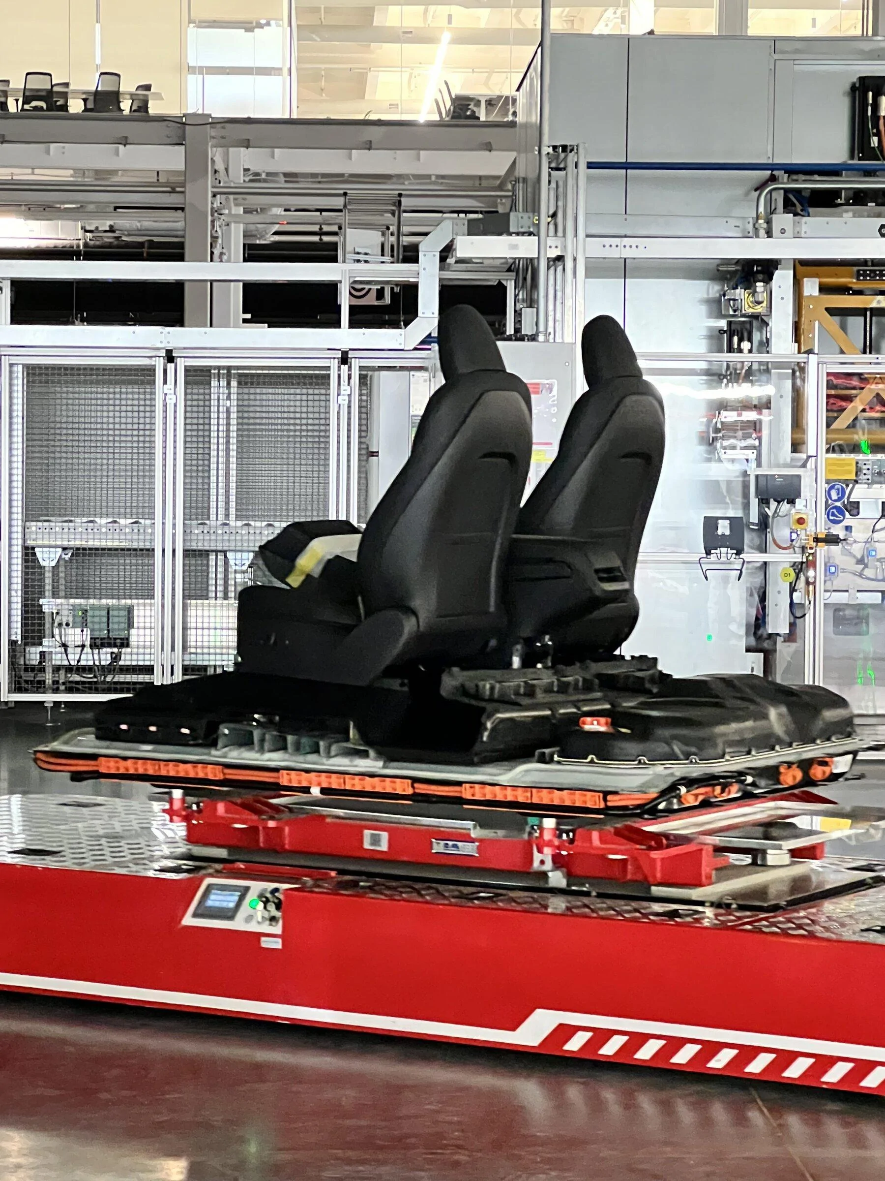 Tesla Cybertruck Plant Map, Photos & Videos From Cyber Rodeo Tour @ Giga Texas FPxVnfyXoAEcMZ