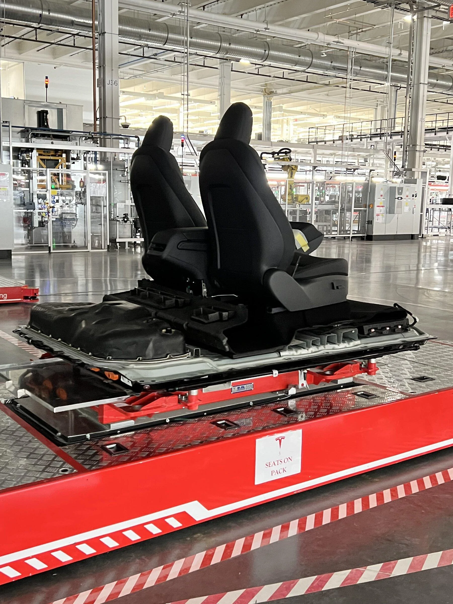 Tesla Cybertruck Plant Map, Photos & Videos From Cyber Rodeo Tour @ Giga Texas FPxVnfzXoAQWPoM