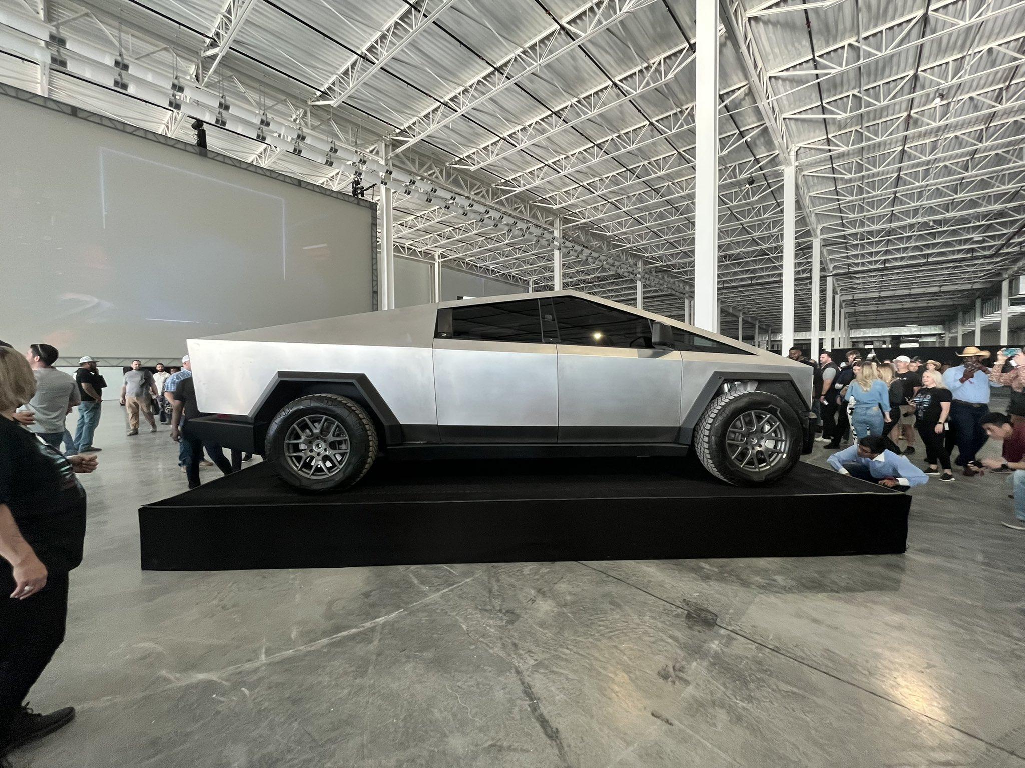 Tesla Cybertruck Cybertruck Makes Appearance @ Cyber Rodeo! FPx1k2PXwAwS6VL